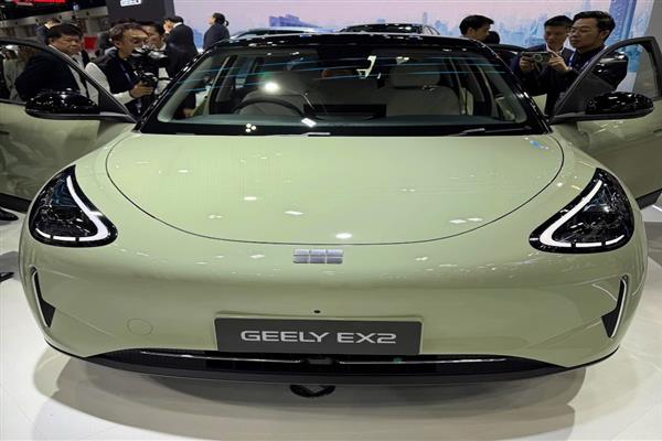 Geely EX2